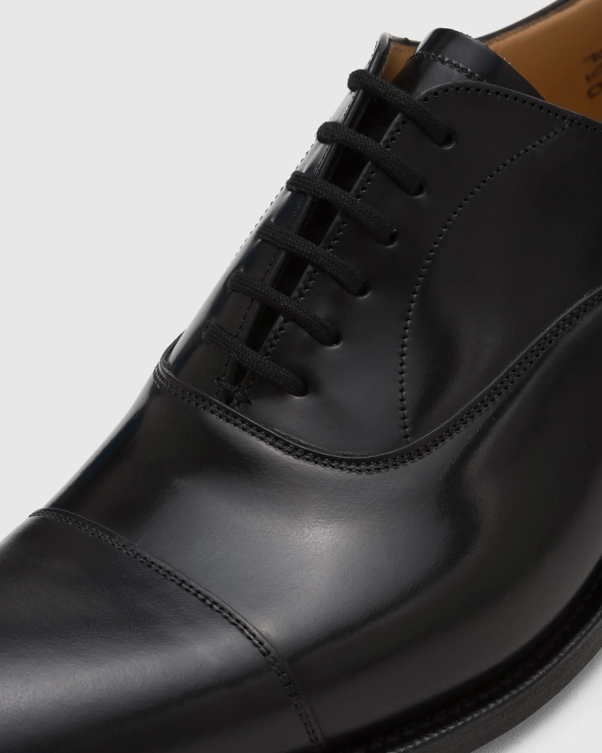 Dubai - Polished Binder Oxford