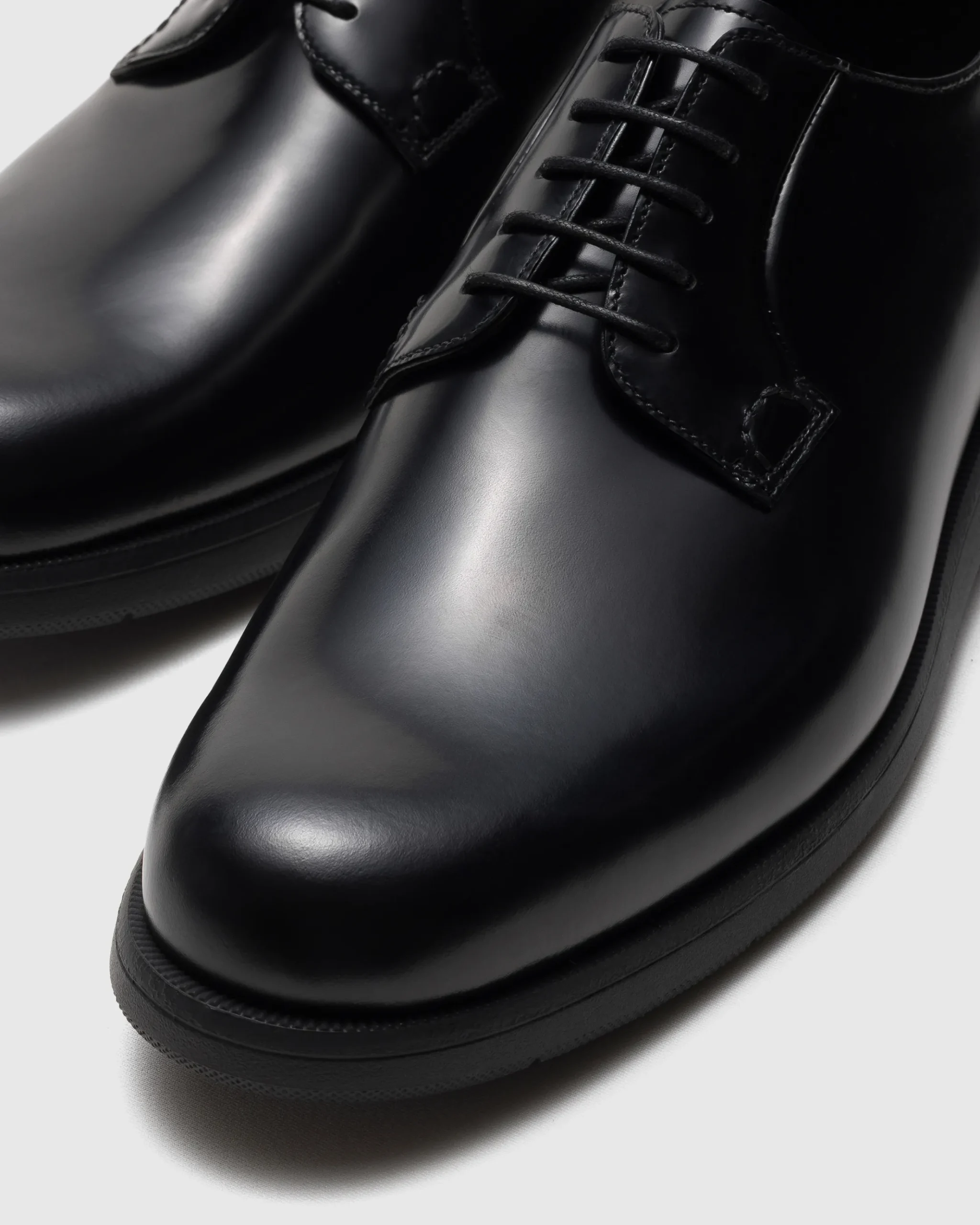 Redruth - Roadrunner Polished Fumé Leather Derby